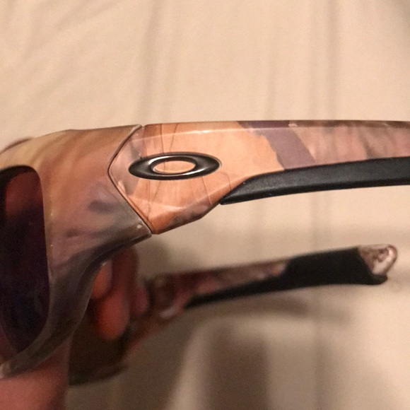 Oakley sunglasses - Picture 2 of 3